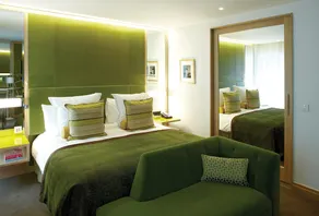Crowne Plaza London Battersea - Image 4