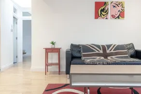 Spacious Apartment in Trendy Dalston - Image 4
