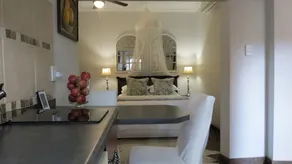 Dinkwe Lodge & Guest House - Image 5
