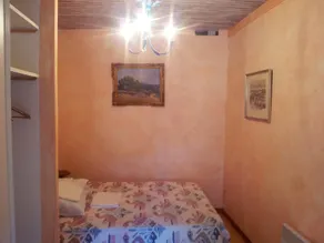 Apartment With 2 Bedrooms in Maubec, With Shared Pool, Enclosed Garden and Wifi - Image 2