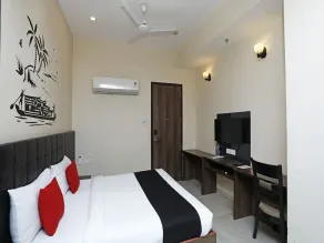 Jade Inn Hotel - Image 2