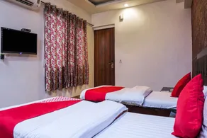 Hotel Kartikay Grand by OYO Rooms - Image 2