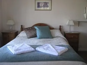 Meadowcroft Guest House - Image 4