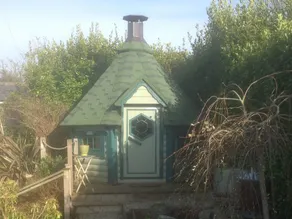Detached Holiday Home With Cosy Interior, Large Garden and Unique BBQ hut - Image 4