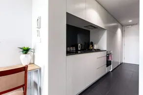 Spacious 1BD 50m From Chapel Street - Image 2