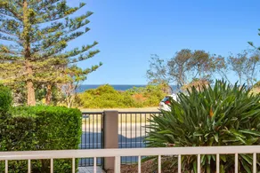 Beachfront On Marine - Image 3