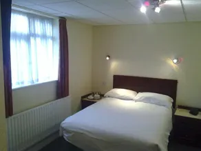 Cedar Tree Hotel - Image 2
