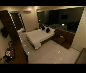 FabHotel Water Lilly - Image 4