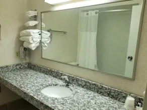 Ramada by Wyndham Washington - Image 3