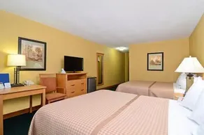 Americas Best Value Inn Iola - Image 5