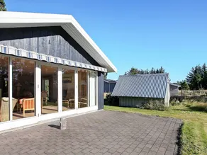 Modern Holiday Home in Saeby Near Sea - Image 4