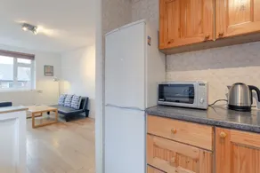 1 Bedroom Flat in Hoxton - Image 3