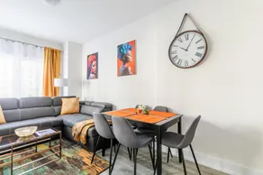 4BR 3BA Townhouse on Lake Ontario Free Parking Gym 4 - Image 3