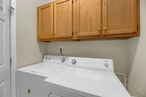 Beautiful 3BR Suburban House - Image 4
