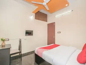 Delite Suites by OYO Rooms - Image 2