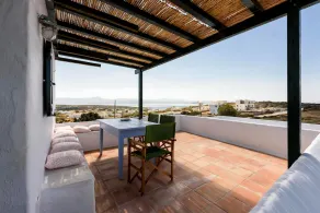 Traditional Villa 5 Mins on Foot From the Beach - Image 2