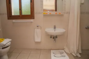 Coral Bay Sunlove Villa - Image 4