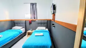 B Shaw Hotel & Restaurant - Image 2