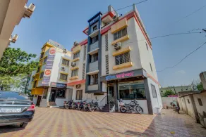 Hotel Saichha by OYO Rooms - Image 3