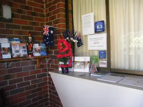 Boomers Guest House Hamilton - Image 2