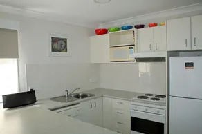 Horizons 216 - Lake Jindabyne Waterfront - Image 5