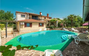 Stunning Apartment in Porec With 1 Bedrooms and Outdoor Swimming Pool - Image 2