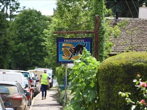 Number 11, Hollywell - Image 3