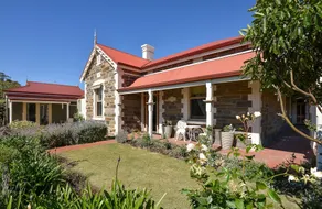 Trafalgar Premium Vintage Suites - Image 3