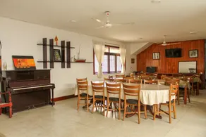 Hotel 12 - Image 5