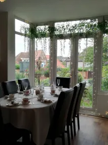 Shrewsbury Lodge Guest House - Image 2