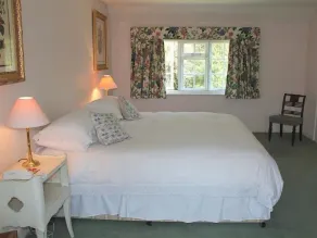 Winterbourne Cottage - Image 3