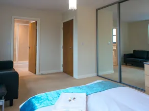 Royal Limehouse Apartment - Image 2