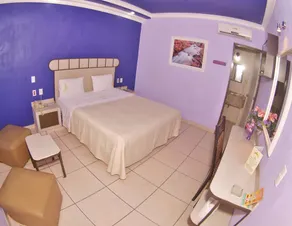 Hotel Plaza Bandera Revolucion - Image 4