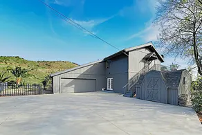 New Listing! Malibu W/ Incredible Views 3 Bedroom Home - Image 5