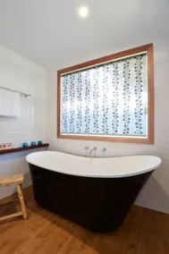 Trafalgar Premium Vintage Suites - Image 4