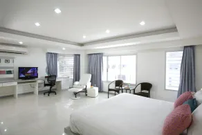 The Grand Suree Residence - Image 3