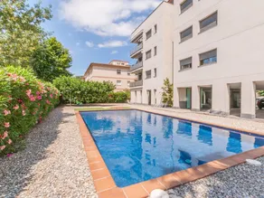 Wonderful Apartment in St Pere Pescador with Communal Pool - Image 5