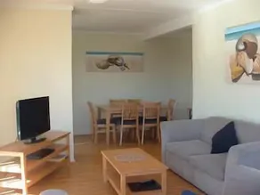Waterview Holiday Apartments - Image 5