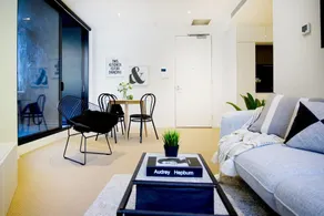 24all Skylightct Edge-apt,5 Mins to Melbourne uni - Image 2