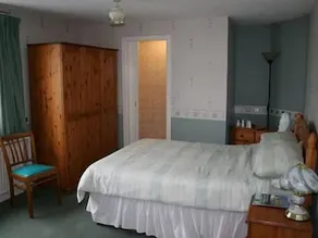 Glenview Guest House - Image 5