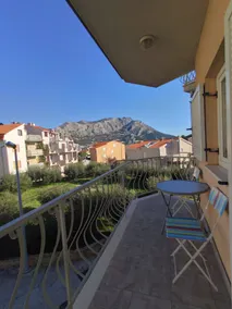Beach Apartments with Pool - Image 4