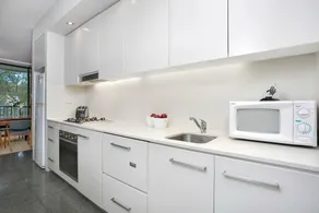 Surry Hills 1 Bedroom Apartment - ADEL1 - Image 3