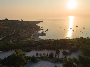 Sanders Governors Beach House - Charming Villa With Sea View - Image 2