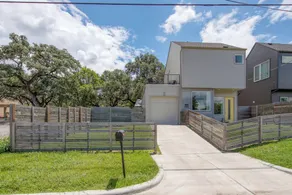 Austin Retreat - Unit B - Image 4
