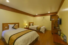 The Mountaineer Hotel - Image 4