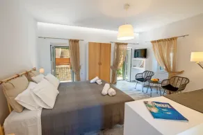 Loggos Couple Suite by Konnect - Image 4