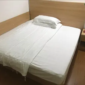 Huifeng Hotel - Image 4