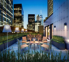 AKA WALL STREET - Image 3