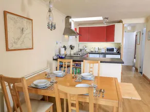 49 Cumber Close - Image 2