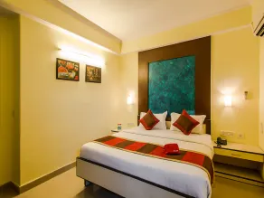 Hotel Seven Seas - Image 5